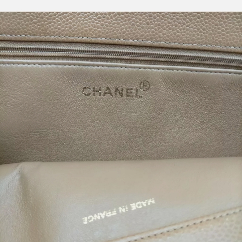 CHANEL CC Beige Caviar Leather Tote - Picture 7 of 9